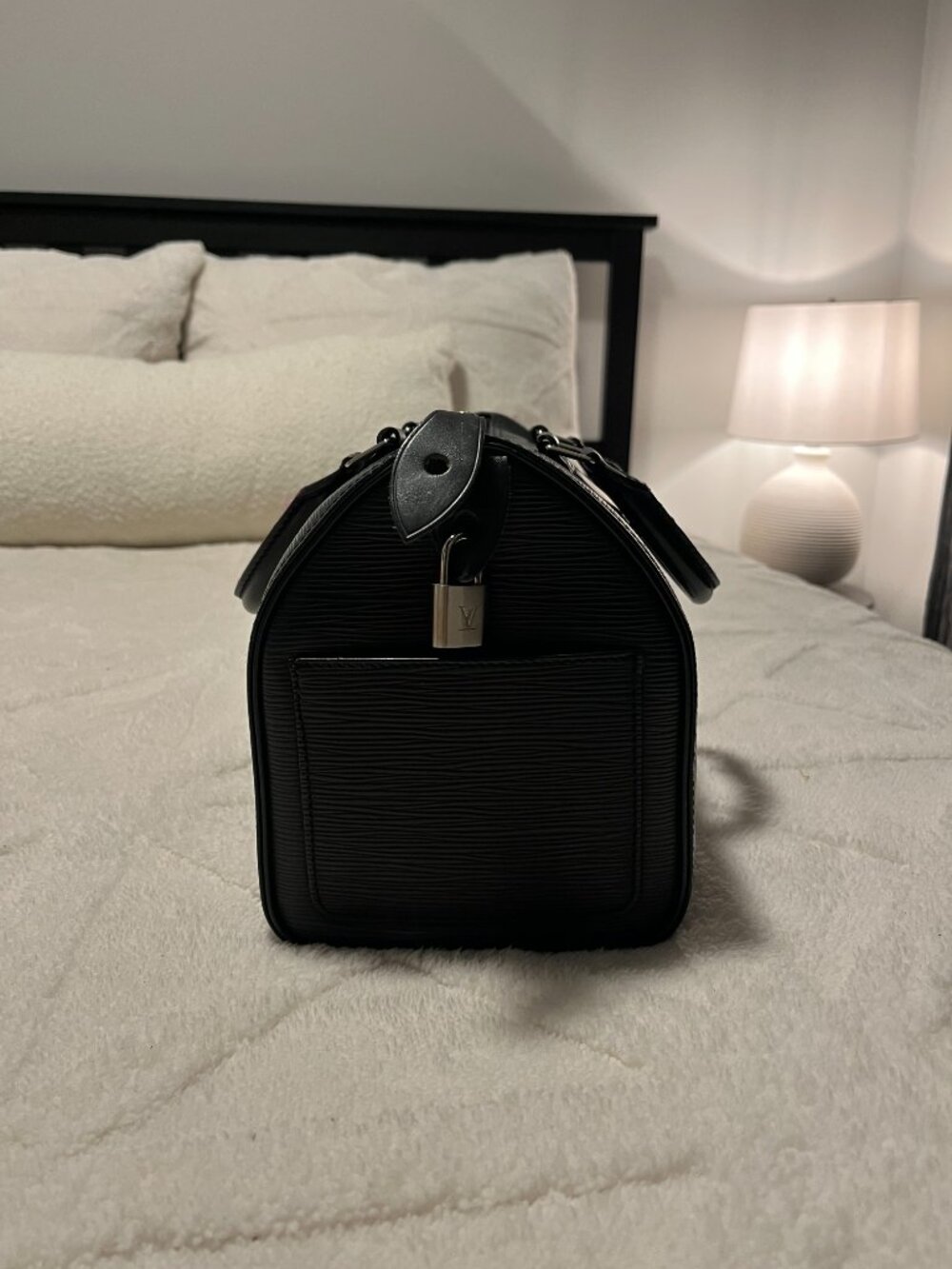 Louis Vuitton Epi Speedy in Black - Picture 3 of 9